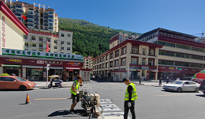 四川夏季高温道路标线施工难点与优化方案
