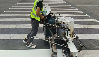成都产业新城园区道路标线施工