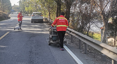 四川凉山道路划线