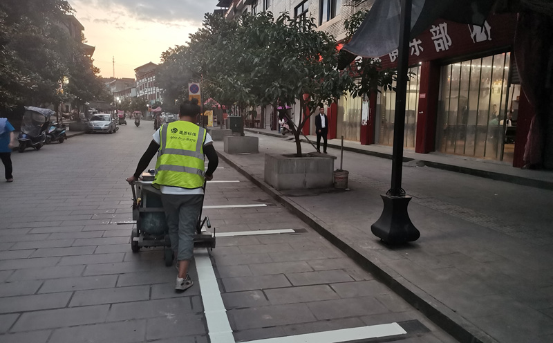 道路交通标线施工