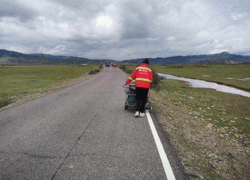 甘孜道路交通标线