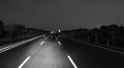 道路交通标线之雨夜反光标线有哪些特点？