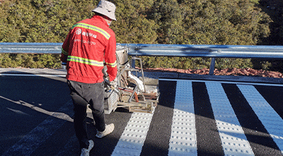 道路交通标线之震荡标线施工价格多少钱一平？