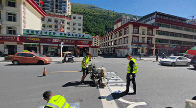 阿坝道路交通标线施工