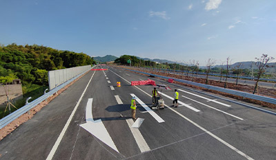 城市道路划线施工如何做好安全防护？