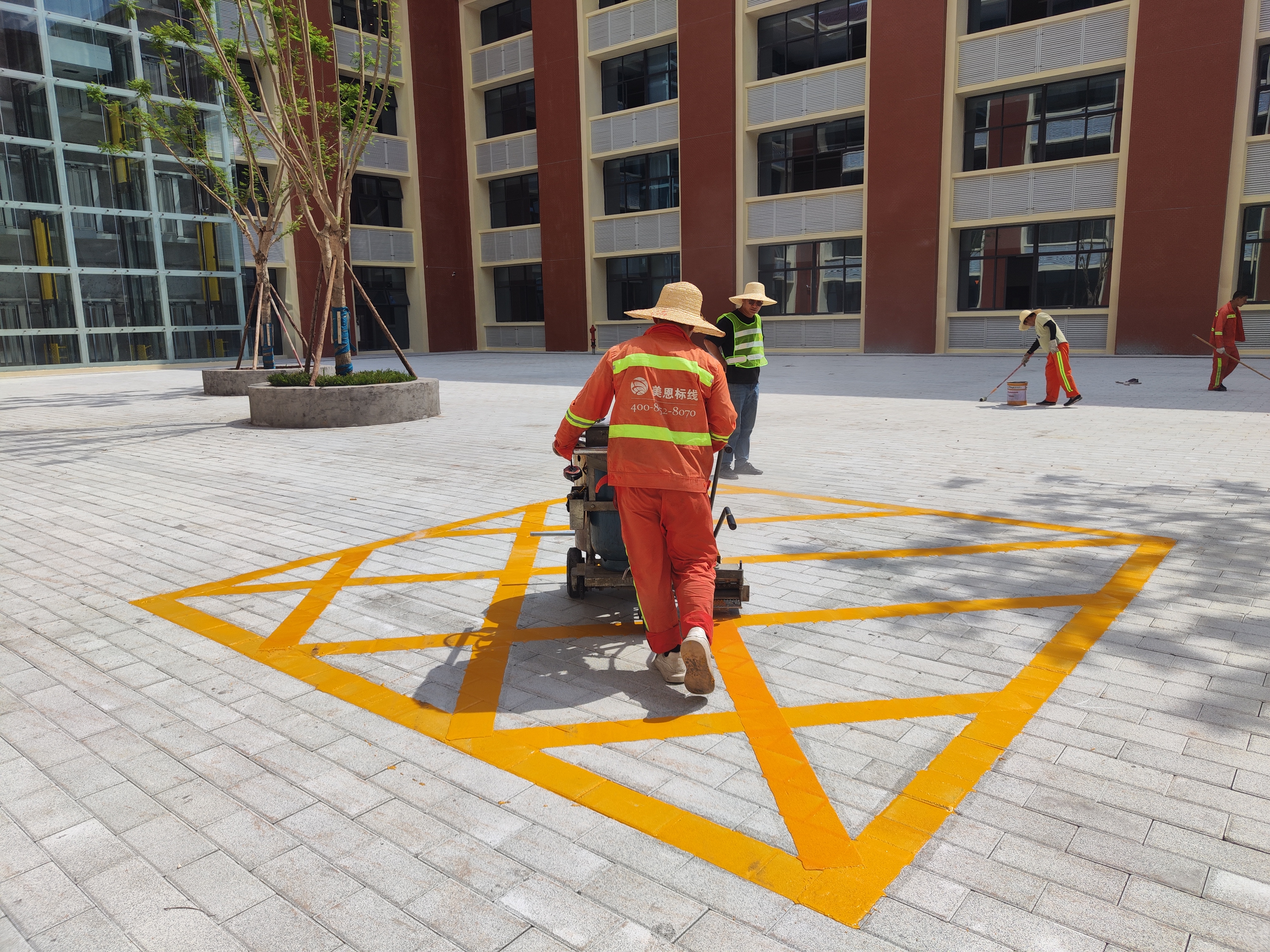 涉密场所标线施工有多特殊？从业者揭秘背后的严苛要求与成本真相